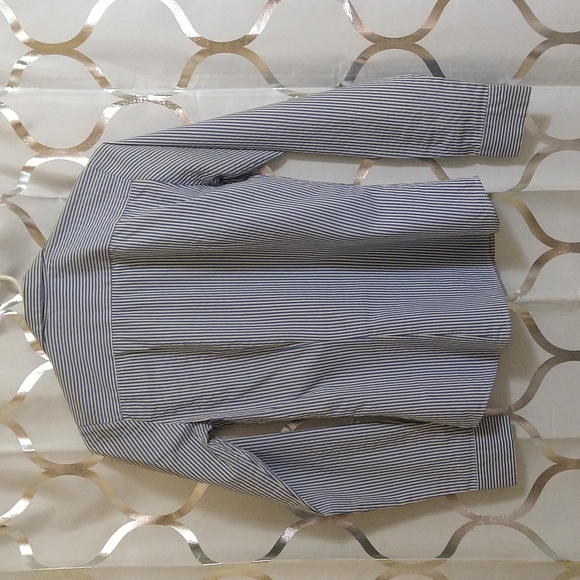 Women's H&M Button Down Long Sleeve Blouse - Picture 2 of 3